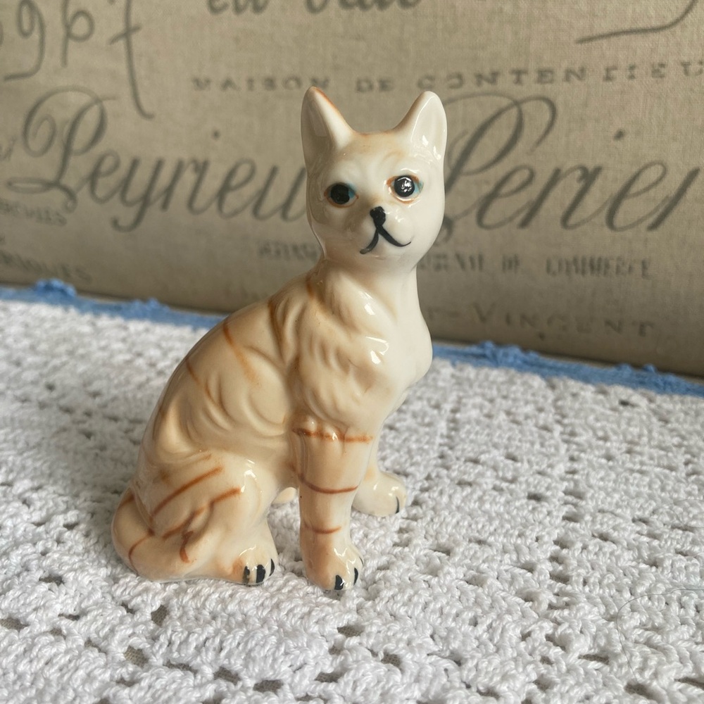 Ceramic Cat Figurine - Cream and Brown Decorative Pet Statue